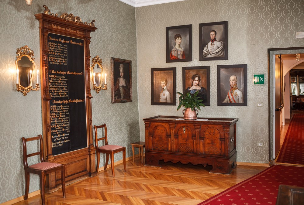 Návštěvníky hostince a posléze hotelu, který se dnes jmenuje jednoslovně Elephant, bývaly nejvýznamnější osobnosti své doby. Foto: Miroslav Bobek, Zoo Praha