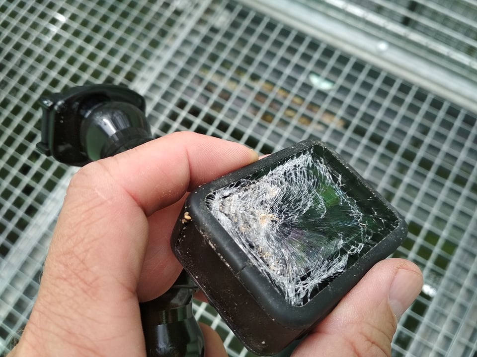 GoPro kamera po útoku krokodýla kubánského. Foto: Jiří Bálek, Zoo Praha